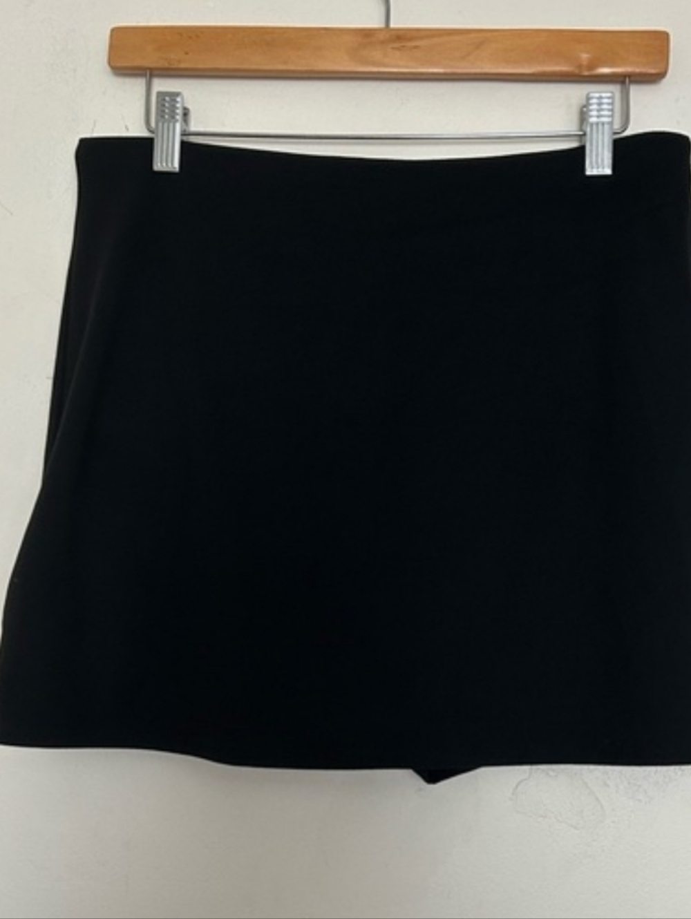 Studiosmooth High Waisted Skirt - Picture 5 of 6